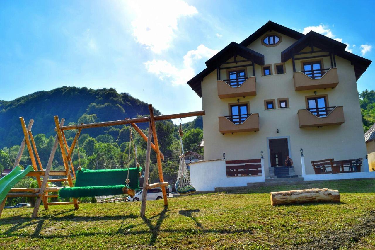 Heaven Guesthouse Corbeni Kültér fotó