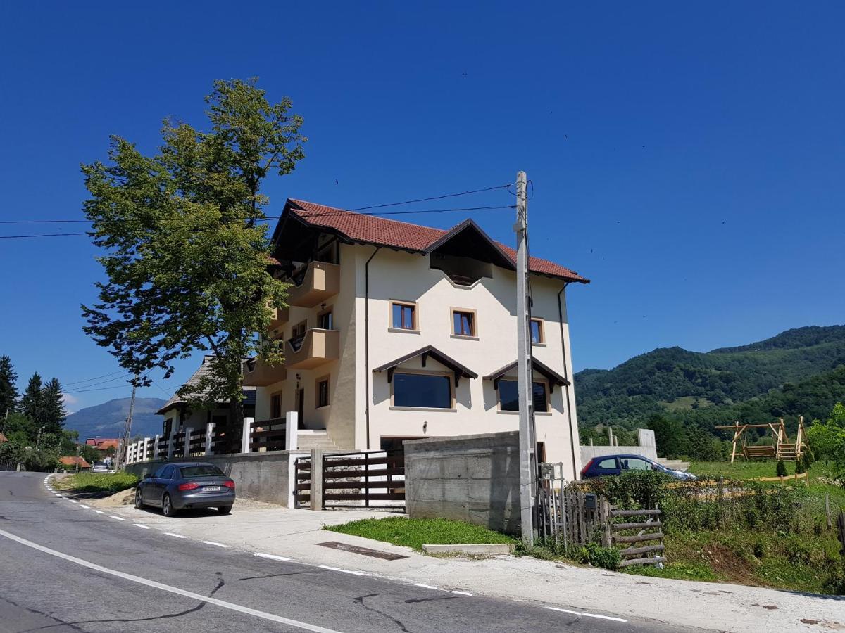 Heaven Guesthouse Corbeni Kültér fotó