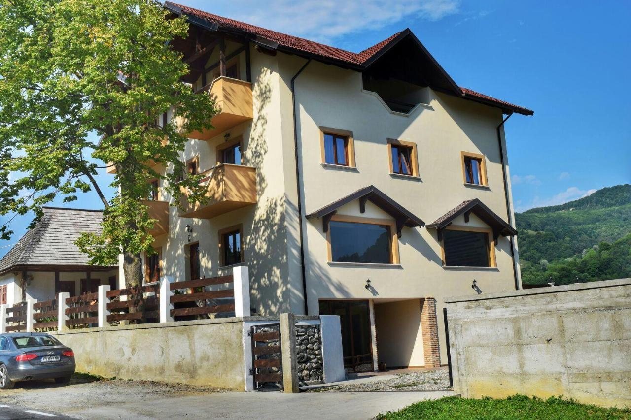 Heaven Guesthouse Corbeni Kültér fotó